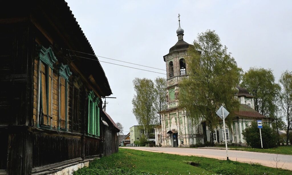 Торопец — типичный провинциальный городок tg1746689782_2769_AQAD3_kxG_n24Uh-file_13-1024x614.jpg